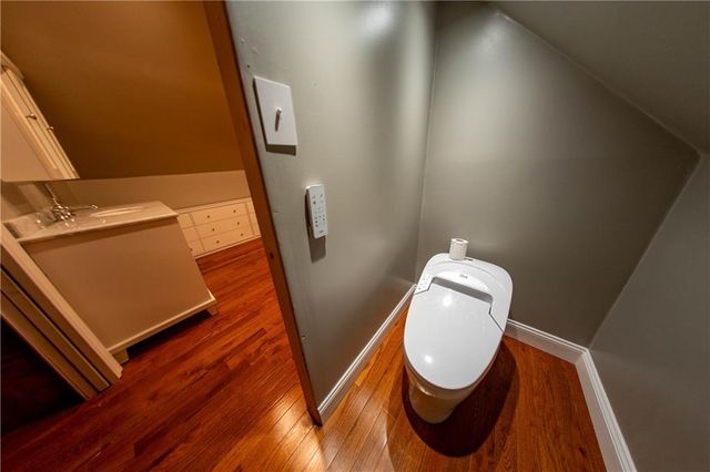 2011 Lovers Lane, St Joseph, MO 64505