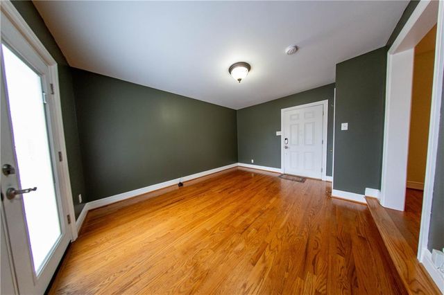 2011 Lovers Lane, St Joseph, MO 64505