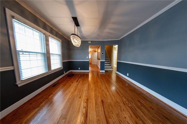 2011 Lovers Lane, St Joseph, MO 64505