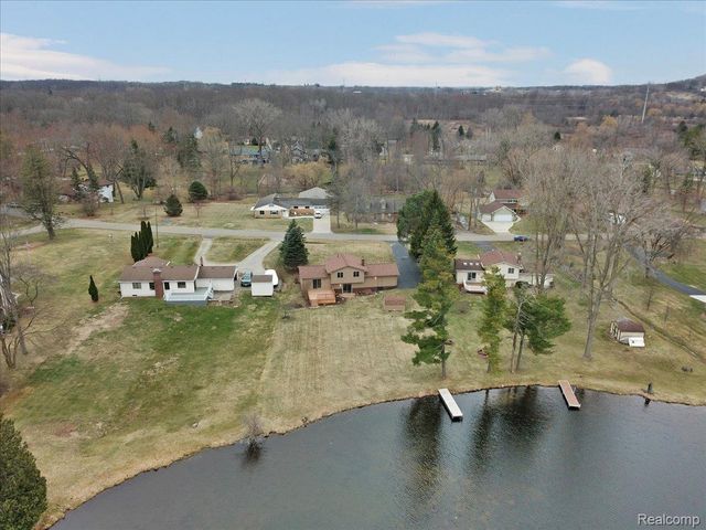 1365 Thistelridge, Holly Township, MI 48442