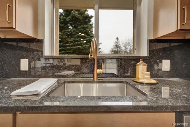 1365 Thistelridge, Holly Township, MI 48442