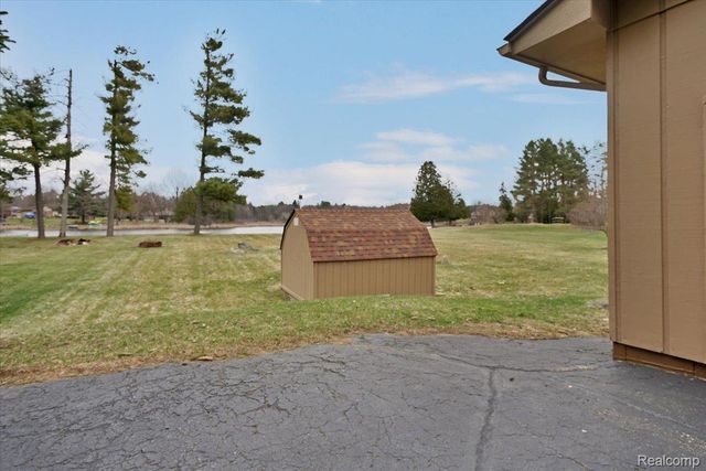 1365 Thistelridge, Holly Township, MI 48442