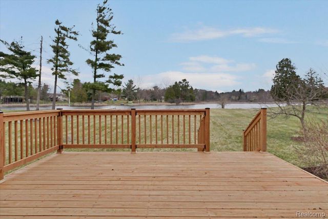 1365 Thistelridge, Holly Township, MI 48442