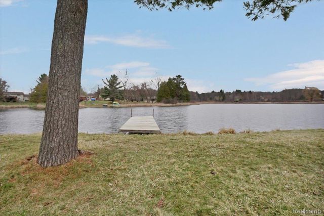 1365 Thistelridge, Holly Township, MI 48442