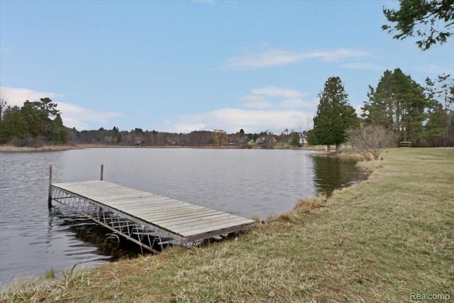 1365 Thistelridge, Holly Township, MI 48442
