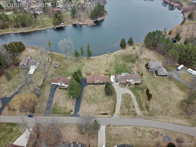 1365 Thistelridge, Holly Township, MI 48442