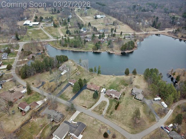 1365 Thistelridge, Holly Township, MI 48442