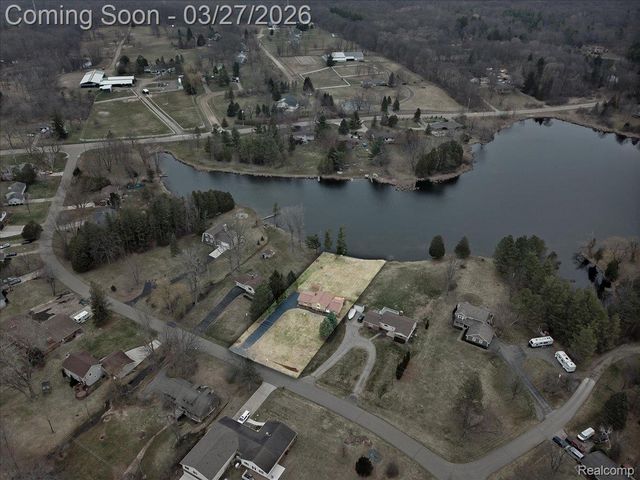 1365 Thistelridge, Holly Township, MI 48442