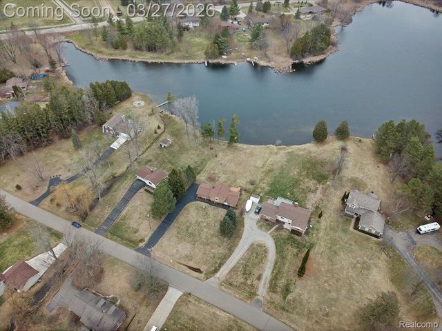1365 Thistelridge, Holly Township, MI 48442