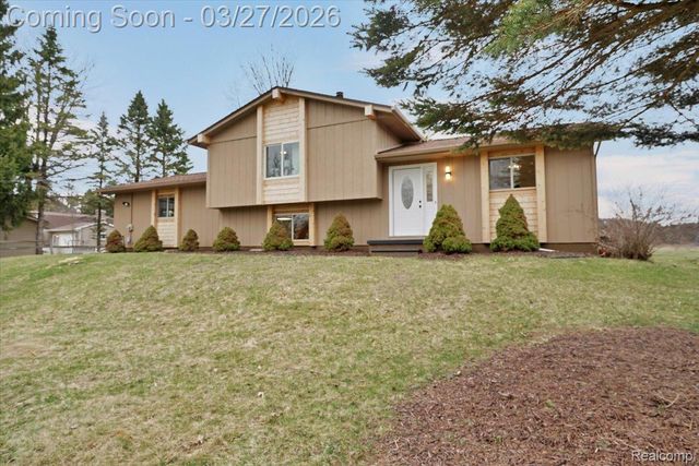 1365 Thistelridge, Holly Township, MI 48442