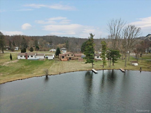 1365 Thistelridge, Holly Township, MI 48442