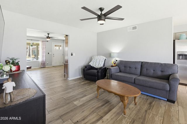 2520 E LIBBY Street, Phoenix, AZ 85032