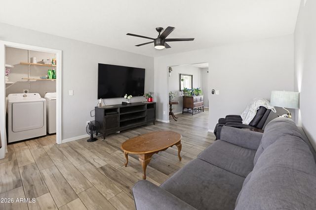 2520 E LIBBY Street, Phoenix, AZ 85032