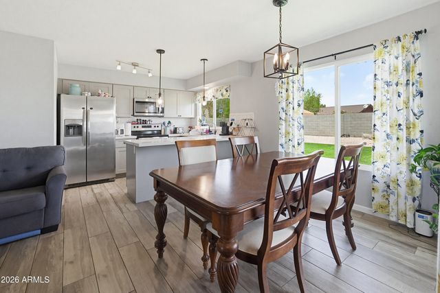 2520 E LIBBY Street, Phoenix, AZ 85032