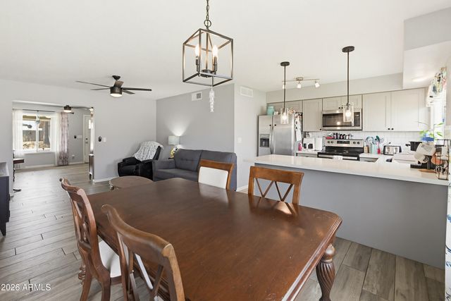 2520 E LIBBY Street, Phoenix, AZ 85032