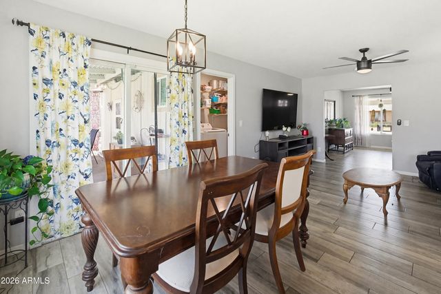 2520 E LIBBY Street, Phoenix, AZ 85032