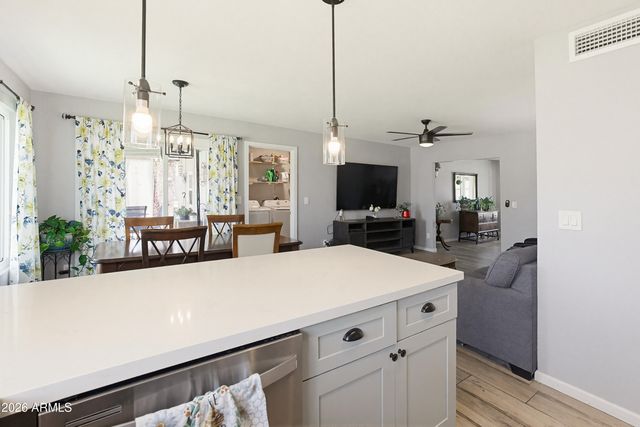 2520 E LIBBY Street, Phoenix, AZ 85032