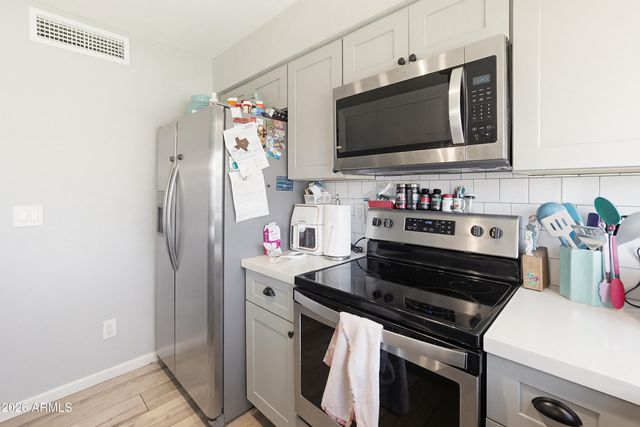 2520 E LIBBY Street, Phoenix, AZ 85032