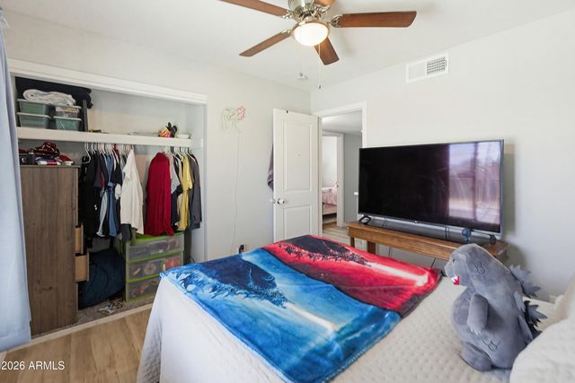 2520 E LIBBY Street, Phoenix, AZ 85032