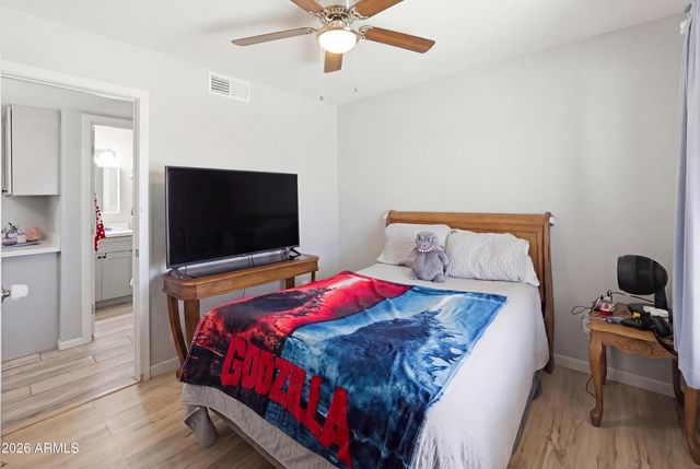 2520 E LIBBY Street, Phoenix, AZ 85032