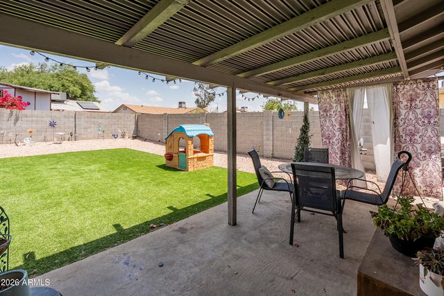 2520 E LIBBY Street, Phoenix, AZ 85032