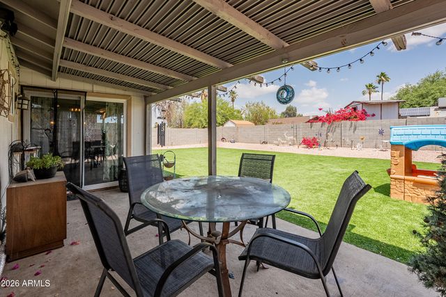 2520 E LIBBY Street, Phoenix, AZ 85032