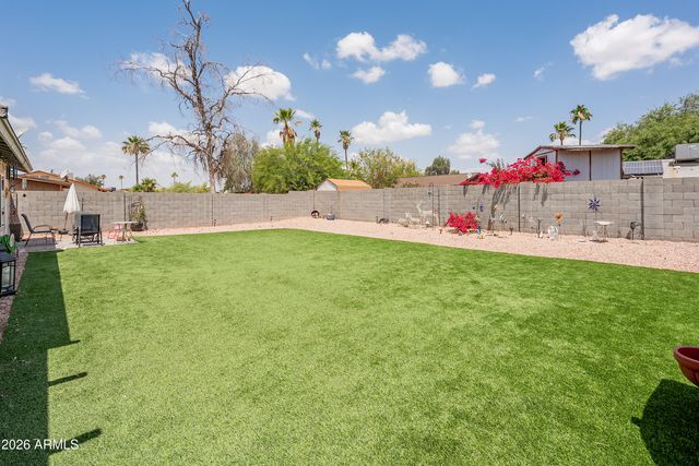 2520 E LIBBY Street, Phoenix, AZ 85032