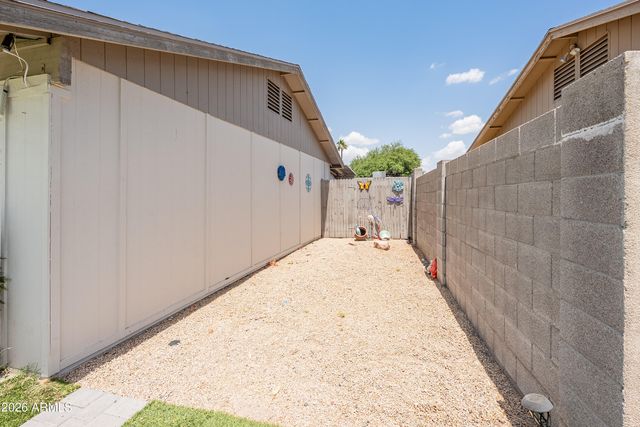 2520 E LIBBY Street, Phoenix, AZ 85032
