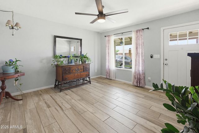 2520 E LIBBY Street, Phoenix, AZ 85032