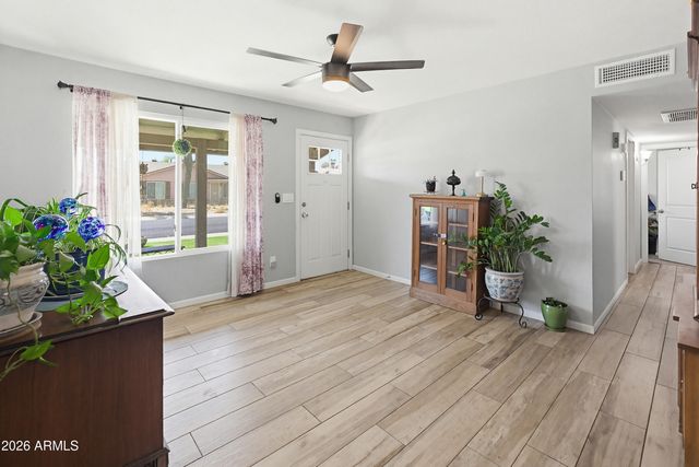 2520 E LIBBY Street, Phoenix, AZ 85032