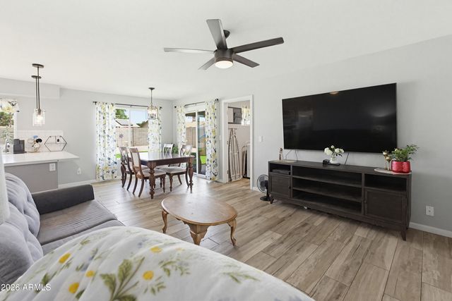 2520 E LIBBY Street, Phoenix, AZ 85032