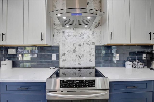 5428 7TH AVENUE N, St Petersburg, FL 33710