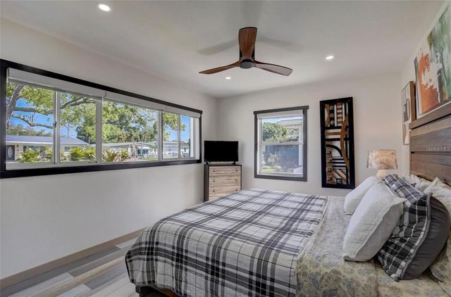 5428 7TH AVENUE N, St Petersburg, FL 33710