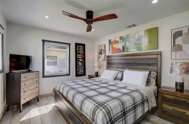 5428 7TH AVENUE N, St Petersburg, FL 33710