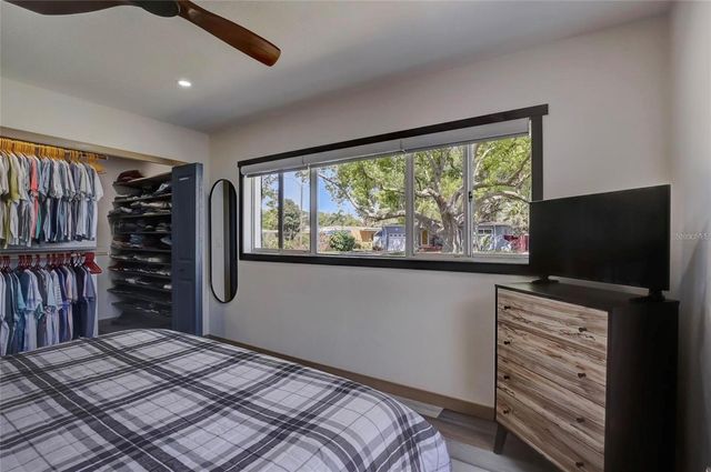 5428 7TH AVENUE N, St Petersburg, FL 33710