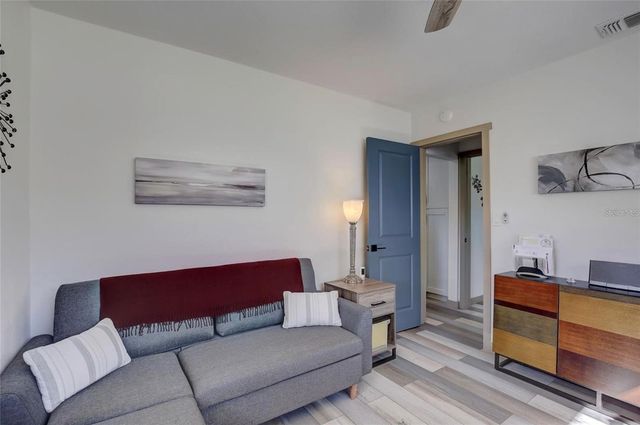 5428 7TH AVENUE N, St Petersburg, FL 33710