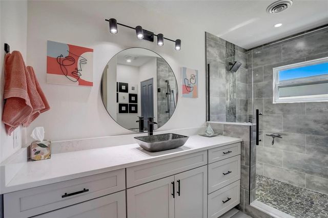 5428 7TH AVENUE N, St Petersburg, FL 33710