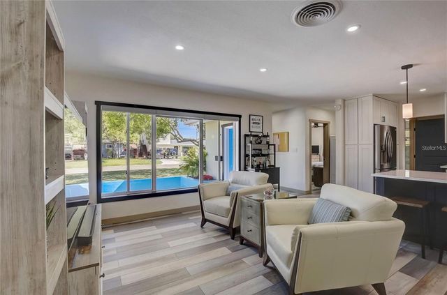 5428 7TH AVENUE N, St Petersburg, FL 33710