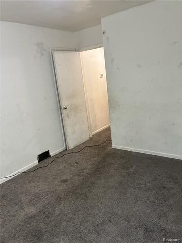 8525 Greenlawn Street, Detroit, MI 48204