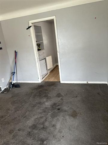 8525 Greenlawn Street, Detroit, MI 48204