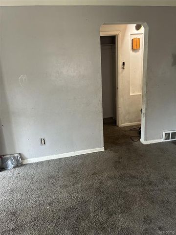 8525 Greenlawn Street, Detroit, MI 48204