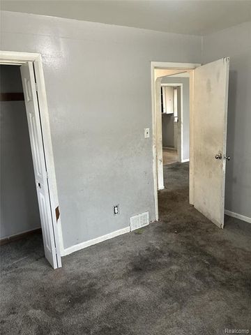8525 Greenlawn Street, Detroit, MI 48204