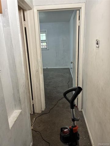 8525 Greenlawn Street, Detroit, MI 48204