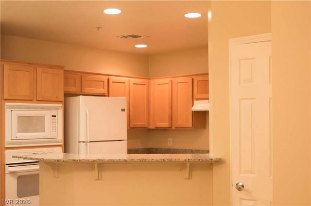 43 East Agate Avenue 302, Las Vegas, NV 89123