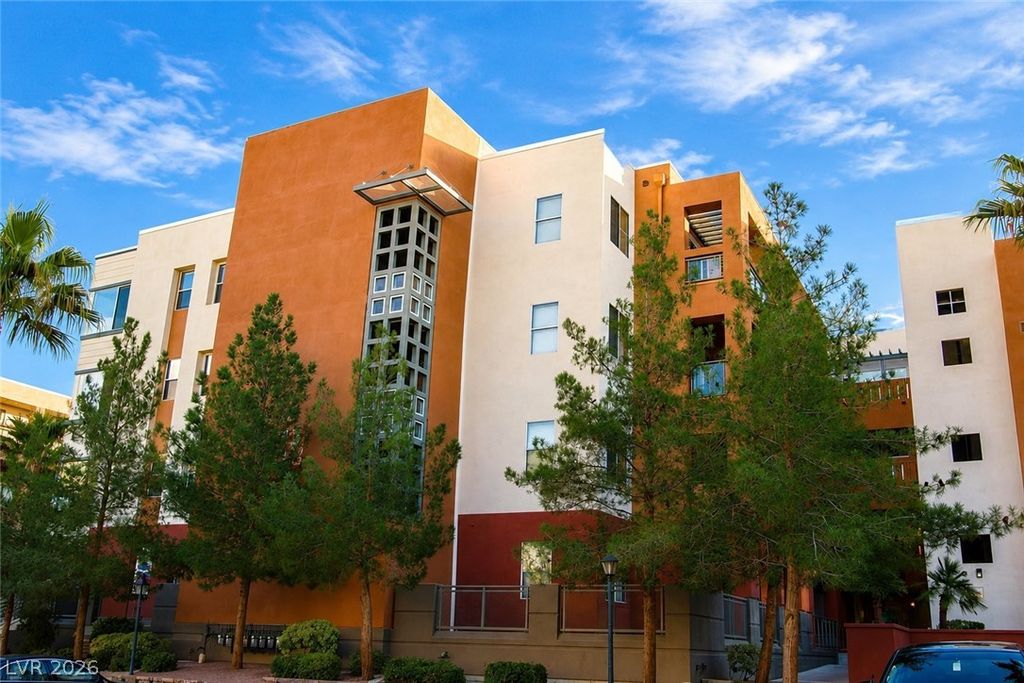 43 East Agate Avenue 302, Las Vegas, NV 89123