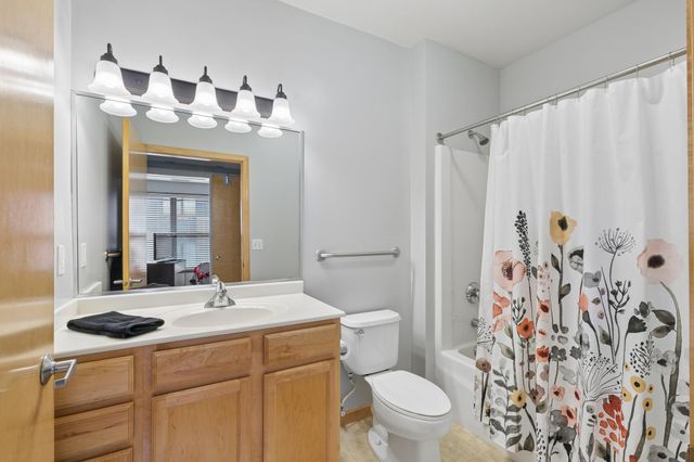 7601 Aldrich Avenue S 401, Richfield, MN 55423