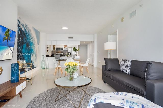 1750 N Bayshore Dr 5203, Miami, FL 33132