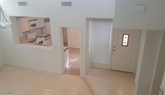 6974 Emerald Springs Lane, Las Vegas, NV 89113