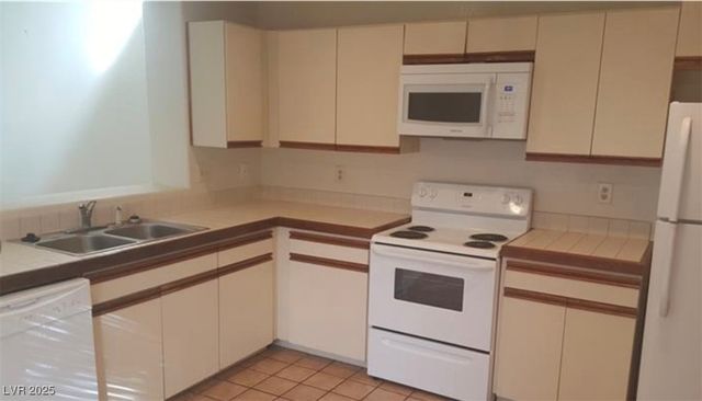 6974 Emerald Springs Lane, Las Vegas, NV 89113