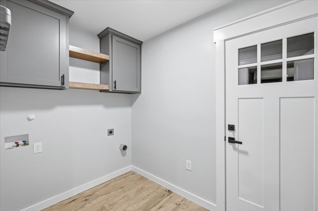 401 W Hillcrest Street, Keene, TX 76059